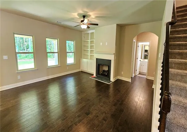 Photo 3 of Single family home for sale at 1006 Lakeview Oaks Ct, Grayson, GA 30017 | MLS# 7785405 | Listing updated on 2026-10-04