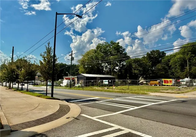 Photo 3 of Sale Pending at 1187 Ira St SW, Atlanta, GA 30310 | MLS# 7829912 | Listing updated on 2026-10-01
