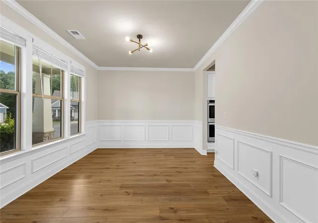 Photo 4 of Single family home for sale at 352 Chestnut Chase, Hoschton, GA 30548 | MLS# 7828612 | Listing updated on 2026-08-29