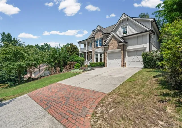 3rd image of 690 Big Bend Trail Rd, Sugar Hill, GA 30518 | MLS# 7811345