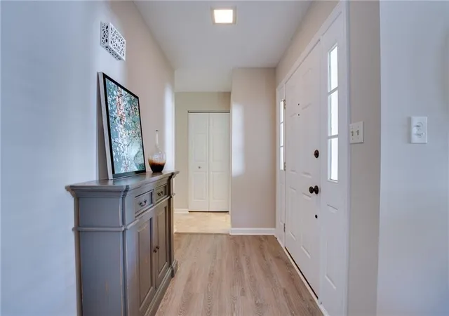 Photo 3 of Sale Pending at 51 Tracy Ln, Marietta, GA 30062 | MLS# 7823990 | Listing updated on 2026-09-06