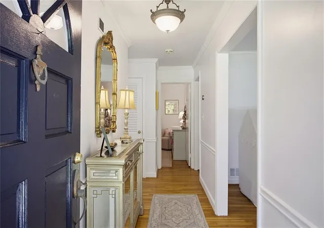 4th image of 6651 Castleton Dr, Atlanta, GA 30328 | MLS# 7785065