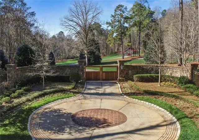 2nd image of 4824 Northside Dr, Sandy Springs, GA 30327 | MLS# 7723779