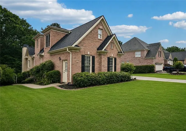 3rd image of 3923 Springtree Ln, Hoschton, GA 30548 | MLS# 7786134