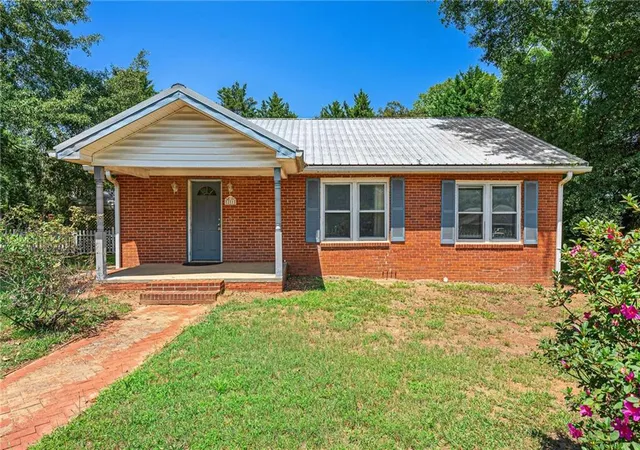 1st image of 211 Harmony St, Commerce, GA 30529 | MLS# 7818056