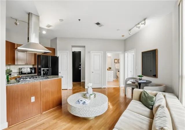 Homes for sale in Atlanta, GA | 2626 Peachtree Rd Nw #606, Atlanta, GA 30305 | MLS# 7762784