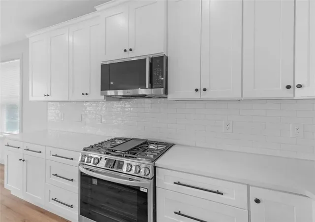 Photo 4 of Sale Pending at 245 Lakeview Dr, Locust Grove, GA 30248 | MLS# 7816387 | Listing updated on 2026-09-14