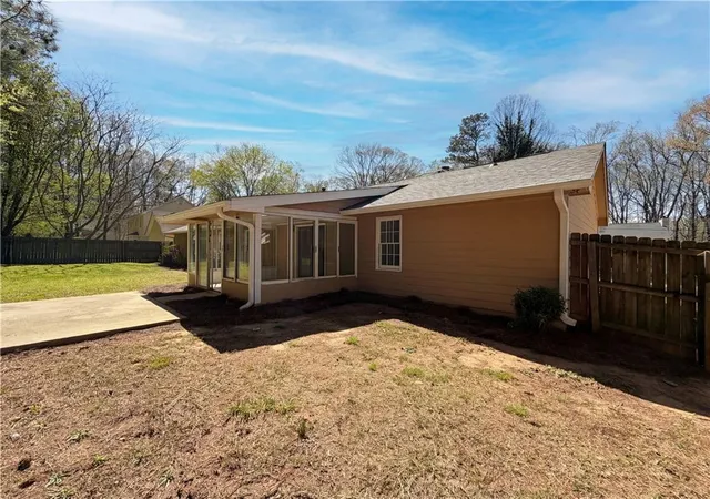 5th image of 5003 Henson Dr Sw, Mableton, GA 30126 | MLS# 7741543