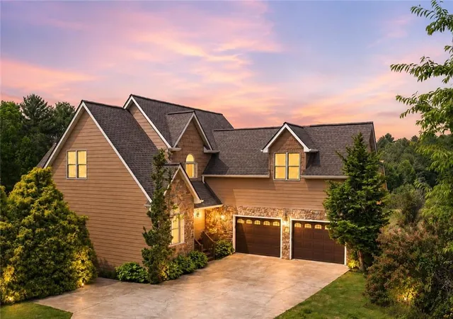 Photo 3 of Single family home for sale at 100 Pond Overlook Ln, Morganton, GA 30560 | MLS# 7818474 | Listing updated on 2026-09-16