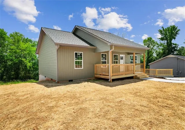 Photo 3 of Sale Pending at 141 Azalea St Sw, Calhoun, GA 30701 | MLS# 7801449 | Listing updated on 2026-07-31