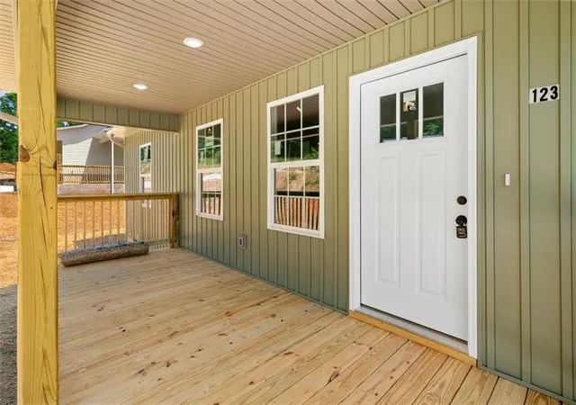 Photo 4 of Sale Pending at 141 Azalea St SW, Calhoun, GA 30701 | MLS# 7801449 | Listing updated on 2026-07-31