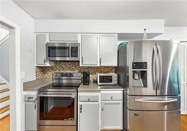 Listing Photo 4 - Condo for sale in building located at 1670 Terrell Ridge Dr SE, Marietta, GA 30067