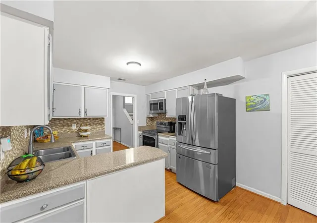 Listing Photo 5 - Condo for sale in building located at 1670 Terrell Ridge Dr SE, Marietta, GA 30067