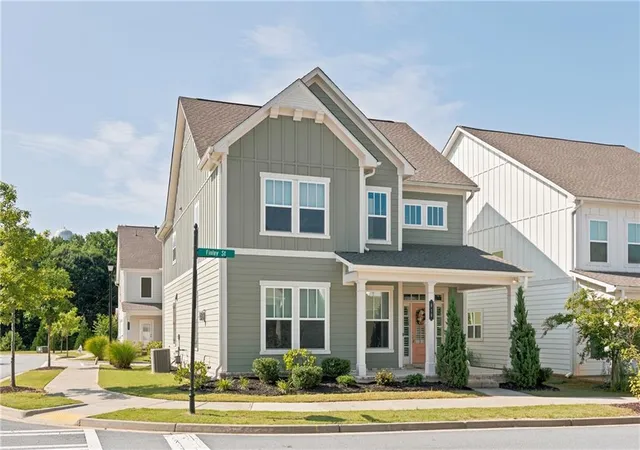 2nd image of 618 Finley St, Suwanee, GA 30024 | MLS# 7803815