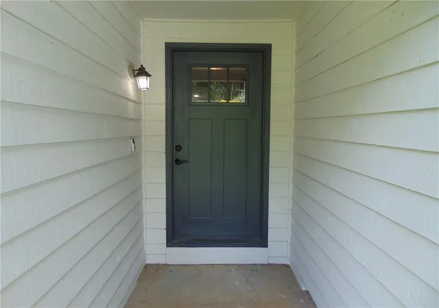 Photo 3 of Sale Pending at 3321 Border Dr, Stone Mountain, GA 30087 | MLS# 7795002 | Listing updated on 2026-09-10