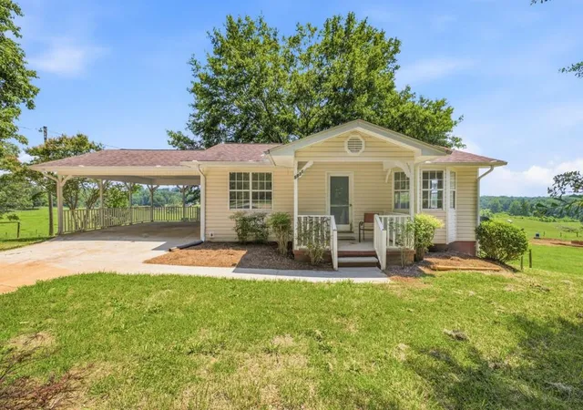 Homes for sale in Murrayville, GA | 5831 Dewey Dr, Murrayville, GA 30564 | MLS# 7798788