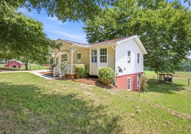 Homes for sale in Murrayville, GA | 5831 Dewey Dr, Murrayville, GA 30564 | MLS# 7798788