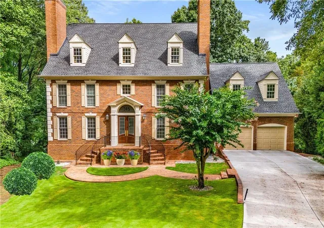 3rd image of 345 W Berwicke Common Ne, Sandy Springs, GA 30342 | MLS# 7819261
