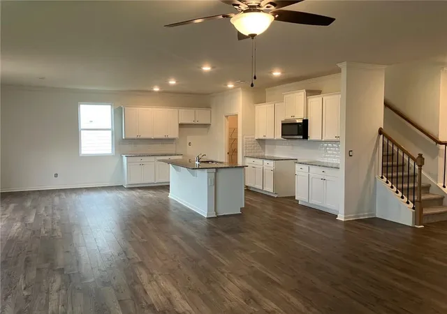 Photo 3 of Single family home for sale at 4181 Oakhurst Dr, Fairburn, GA 30213 | MLS# 7803241 | Listing updated on 2026-09-21