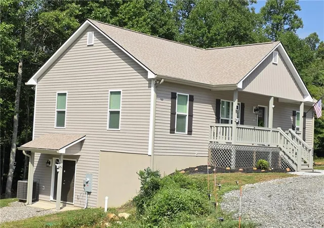 1st image of 129 Sunset Trl, Blairsville, GA 30512 | MLS# 7798440