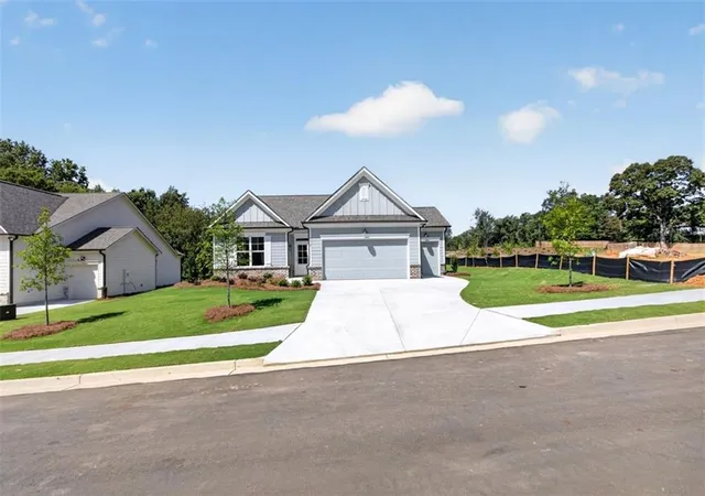 Photo 2 of Single family home for sale at 2019 Oconee Blf Dr, Athens, GA 30601 | MLS# 7811655 | Listing updated on 2026-09-09