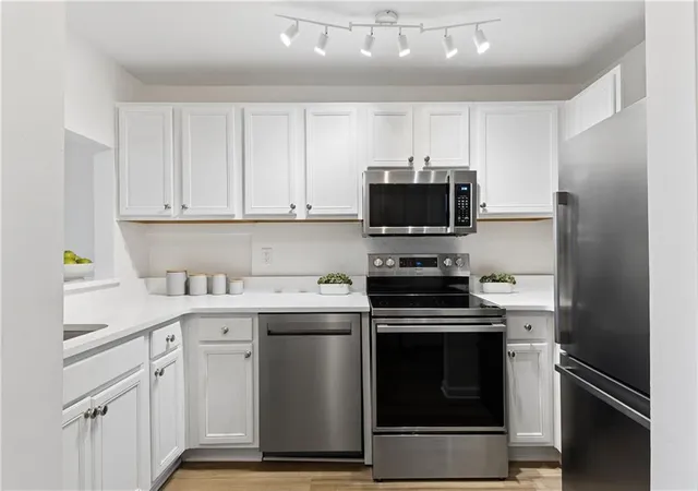 3rd image of 3655 Habersham Rd Ne #348B, Atlanta, GA 30305 | MLS# 7824581