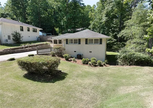 image of 1942 Kenwood Rd Se, Smyrna, GA 30082 | MLS# 7766470