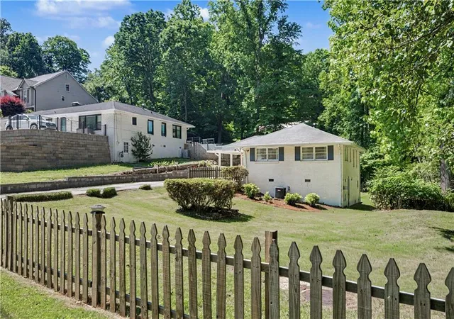 image of 1942 Kenwood Rd Se, Smyrna, GA 30082 | MLS# 7766470