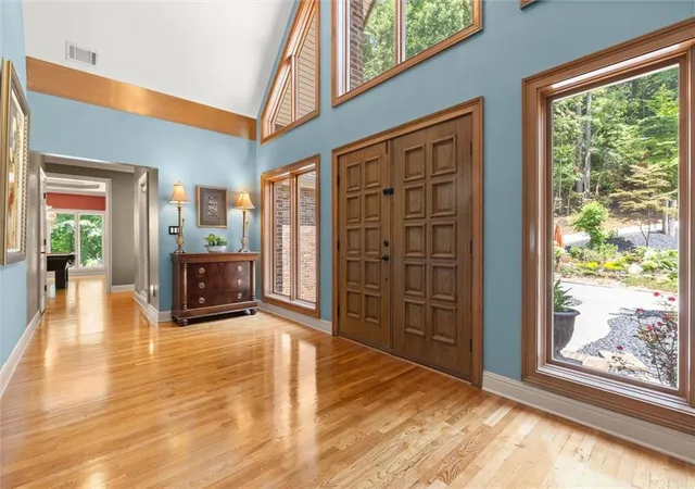 Photo 4 of Single family home for sale at 3686 Suwanee Crk Ct, Suwanee, GA 30024 | MLS# 7815019 | Listing updated on 2026-09-15
