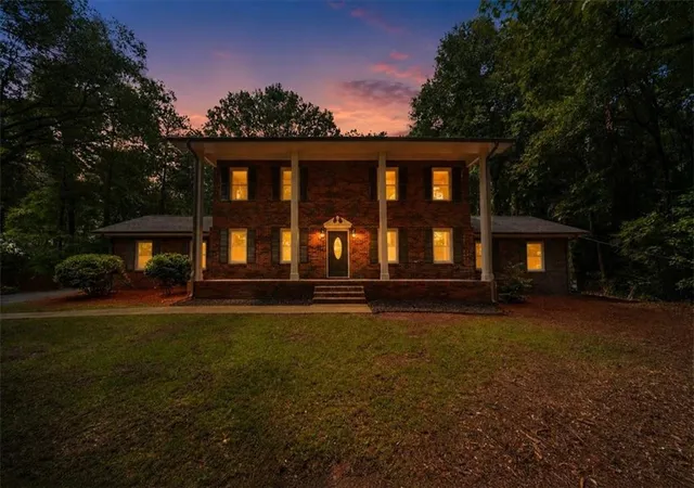 3rd image of 125 Silver Leaf Dr, Fayetteville, GA 30214 | MLS# 7778031