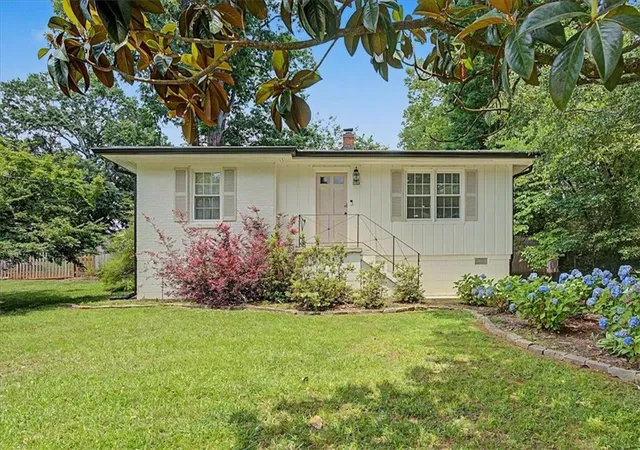 image of 1005 Ridgecrest Dr Se, Smyrna, GA 30080 | MLS# 7768829