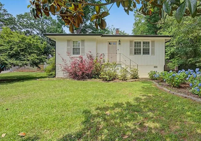 image of 1005 Ridgecrest Dr Se, Smyrna, GA 30080 | MLS# 7768829