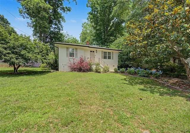 image of 1005 Ridgecrest Dr Se, Smyrna, GA 30080 | MLS# 7768829