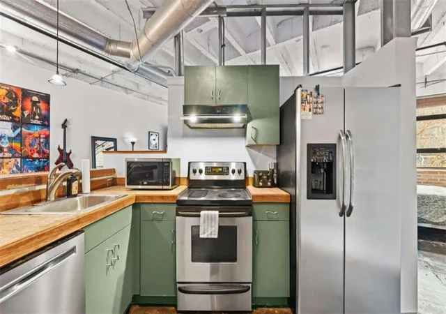 Listing Photo 4 - Condo for sale in building located at 878 Peachtree St, Atlanta, GA 30309 - Unit #306