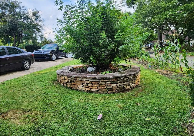 Photo 4 of Single family home for sale at 715 Babbling Crk Pl, Johns Creek, GA 30022 | MLS# 7816187 | Listing updated on 2026-08-28