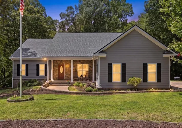 Photo 2 of Single family home for sale at 45 Hemlock Ct, Talking Rock, GA 30175 | MLS# 7828523 | Listing updated on 2026-09-04