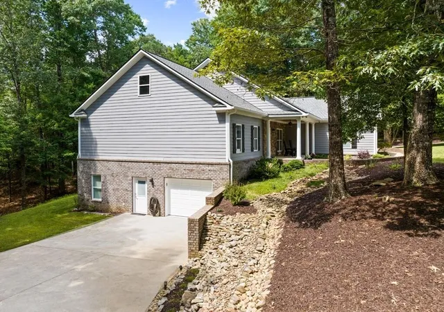 Photo 3 of Single family home for sale at 45 Hemlock Ct, Talking Rock, GA 30175 | MLS# 7828523 | Listing updated on 2026-09-04