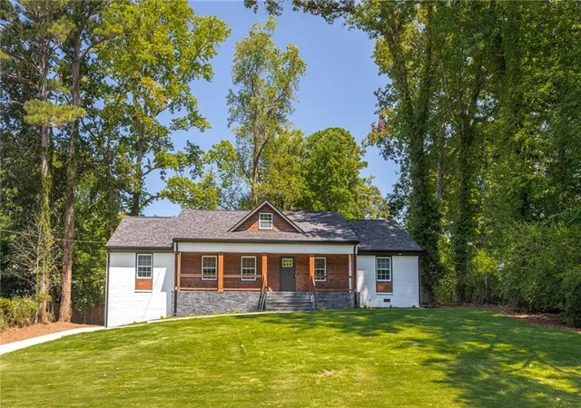 2nd image of 610 Glenforest Rd, Atlanta, GA 30328 | MLS# 7722419