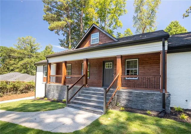 5th image of 610 Glenforest Rd, Atlanta, GA 30328 | MLS# 7722419