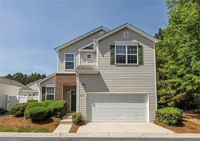 Homes for sale in Woodstock, GA | 214 Hiawassee Dr, Woodstock, GA 30188 | MLS# 7773691