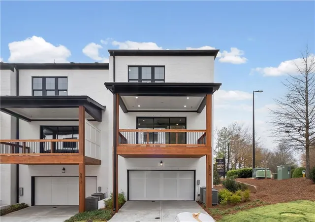 Photo 2 of Townhouse for sale at 5014 Hartwell Pl, Alpharetta, GA 30009 | MLS# 7698183 | Listing updated on 2026-09-15
