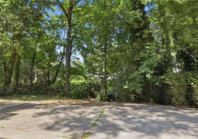 Photo 3 of Single family home for sale at 3848 Valley Brk Rd, Snellville, GA 30039 | MLS# 7768989 | Listing updated on 2026-09-18