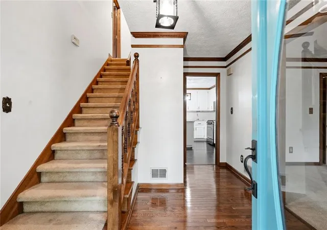 Photo 4 of Single family home for sale at 10870 Shallowford Rd, Roswell, GA 30075 | MLS# 7807721 | Listing updated on 2026-08-03