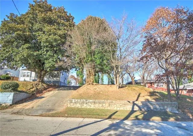 1st image of 1301 North Ave Nw, Atlanta, GA 30318 | MLS# 7454190