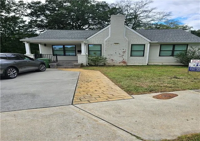 Photo 3 of Single family home for sale at 430 Chappell Rd Nw, Atlanta, GA 30318 | MLS# 7808613 | Listing updated on 2026-08-25