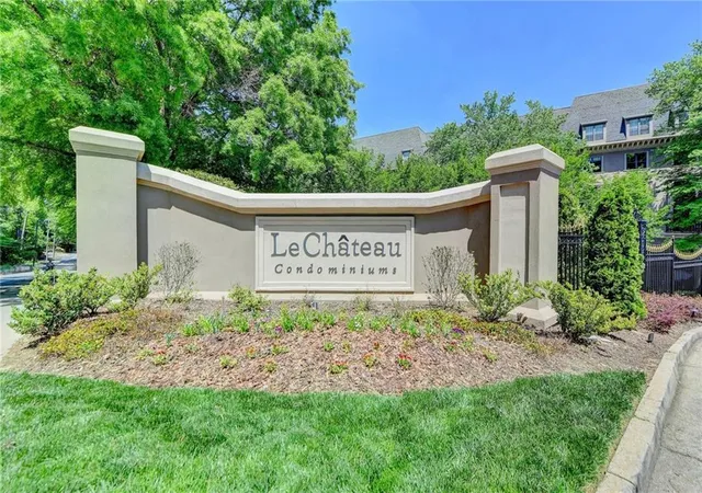 2nd image of 2865 Lenox Rd Ne, Atlanta, GA 30324