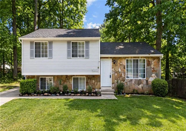 1st image of 5172 Scarbrough Trl W, Stone Mountain, GA 30088 | MLS# 7751996
