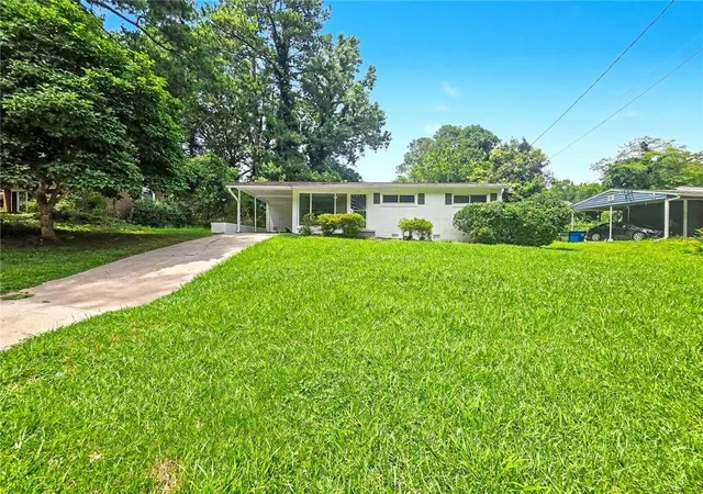 Photo 2 of Single family home for sale at 2559 Dale Crk Dr Nw, Atlanta, GA 30318 | MLS# 7791165 | Listing updated on 2026-08-29