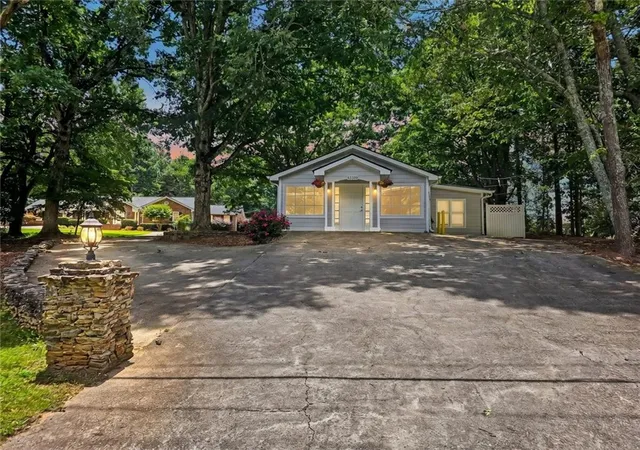 Homes for sale in Flowery Branch, GA | 6339b Gaines Ferry Rd, Flowery Branch, GA 30542 | MLS# 7795355