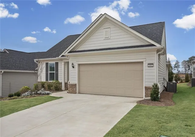 3rd image of 1002 Dirr Dr, Griffin, GA 30223 | MLS# 7822214